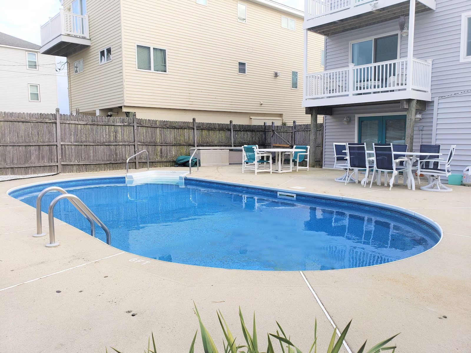 Private pool